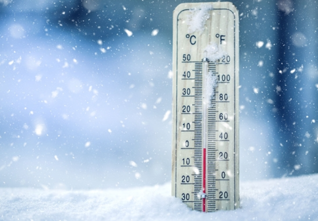 南方人哈尔滨舔冰块拔下后舌头流血，舌头被冻住正确应急处理方法2026