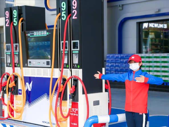 明日起国内汽、柴油价格每吨均上调85元 2026年成品油价格首次上调