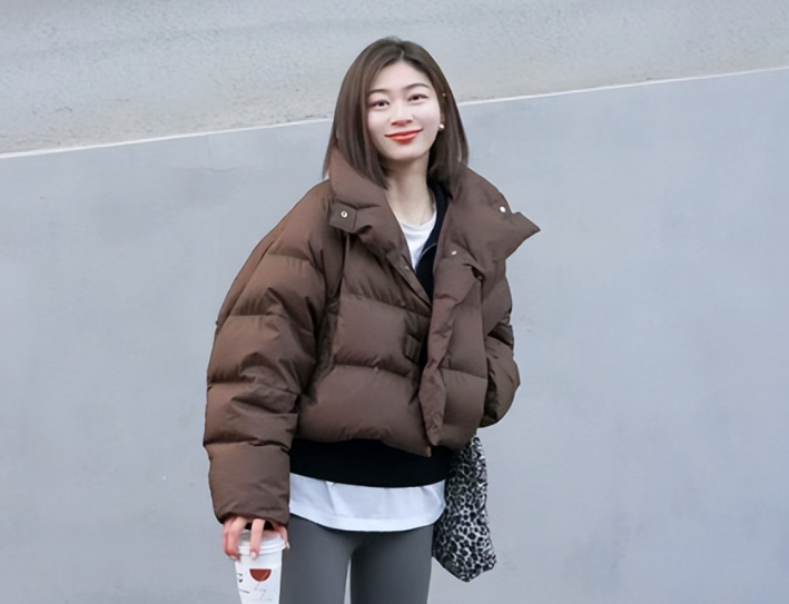 羽绒服里少穿才会更暖和吗?2026大寒羽绒服新穿法引爆网络 羽绒服里少穿才会更暖和吗?2026大寒羽绒服新穿法引爆网络