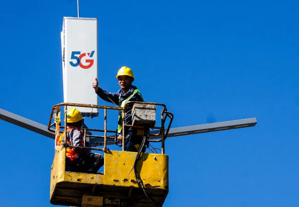 中国5G用户规模超12亿户 我国已建成5G基站483.8万座