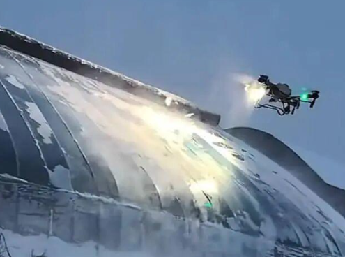 无人机除雪生意火爆  暴雪来袭无人机成除雪利器