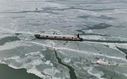 渤海辽东湾海冰进入今冬严重冰期 渤海辽东海冰面积已达到10090平方公里