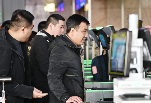 2026春运期间老年人可以电话订票 春运电话订票服务仅受理满60周岁及以上旅客 2026春运期间老年人可以电话订票 春运电话订票服务仅受理满60周岁及以上旅客