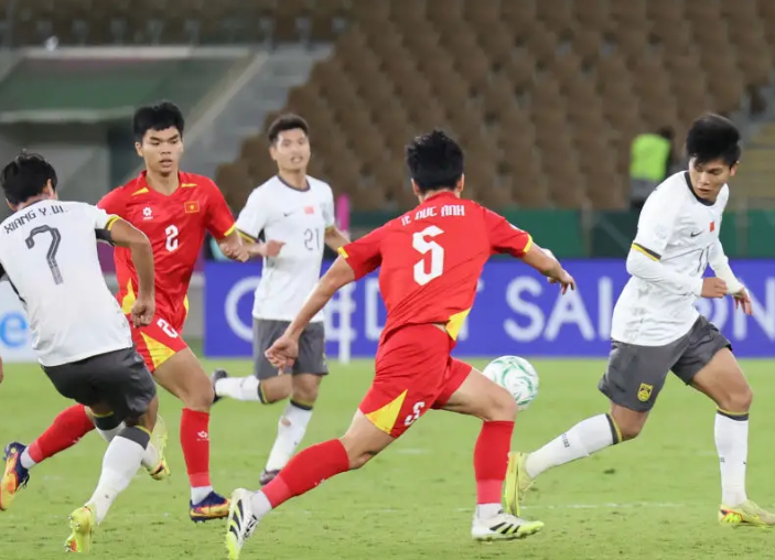 U23国足创造历史闯入亚洲杯决赛,国足24日晚将与日本队争冠 U23国足创造历史闯入亚洲杯决赛,国足24日晚将与日本队争冠