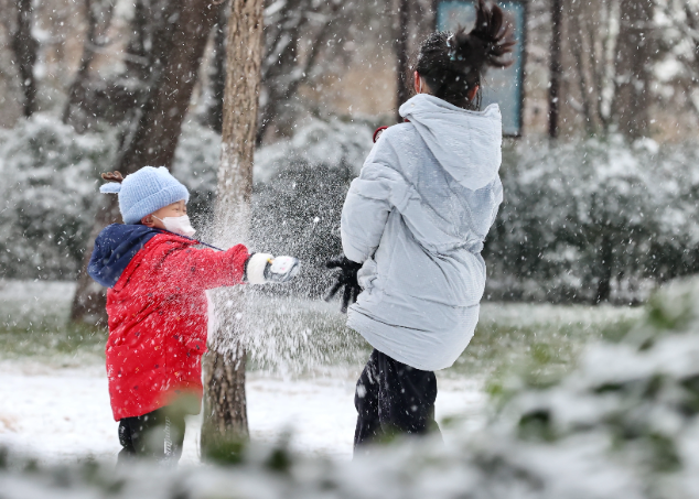 新一轮大范围雨雪将登场，全国20℃暖冬“限时体验”即将结束