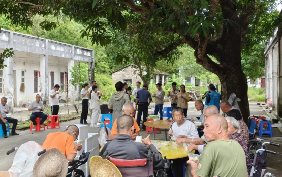 全面向中度以上失能老年人发补贴 我国失能老年人数量正在增加