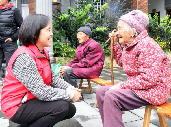 全面向中度以上失能老年人发补贴 我国失能老年人数量正在增加