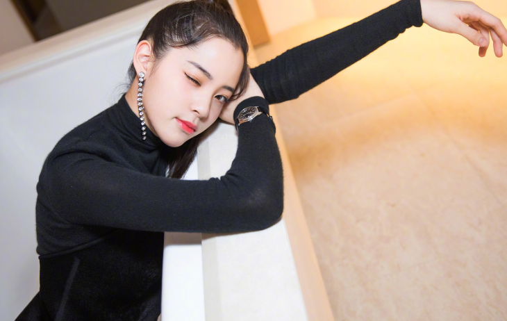 欧阳娜娜尝试了黑松露穿搭，2026年新春黑松露穿搭指南