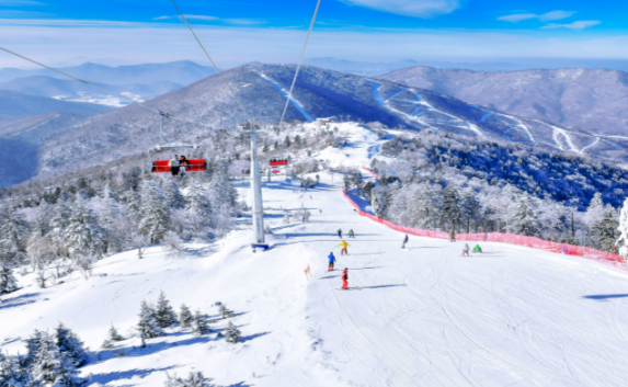 一座滑雪场带活一片区 吉林北大湖滑雪场是亚洲单体规模最大的滑雪场