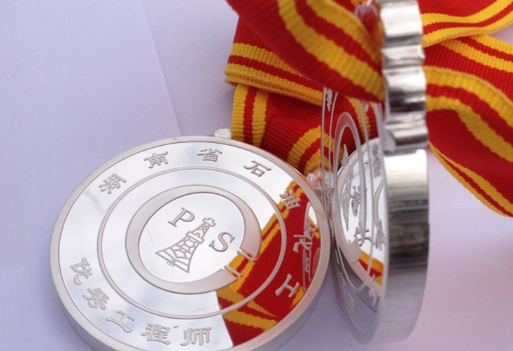 国际白银现货价格站上100美元/盎司 LBMA可交割库存降至十年最低 国际白银现货价格站上100美元/盎司 LBMA可交割库存降至十年最低