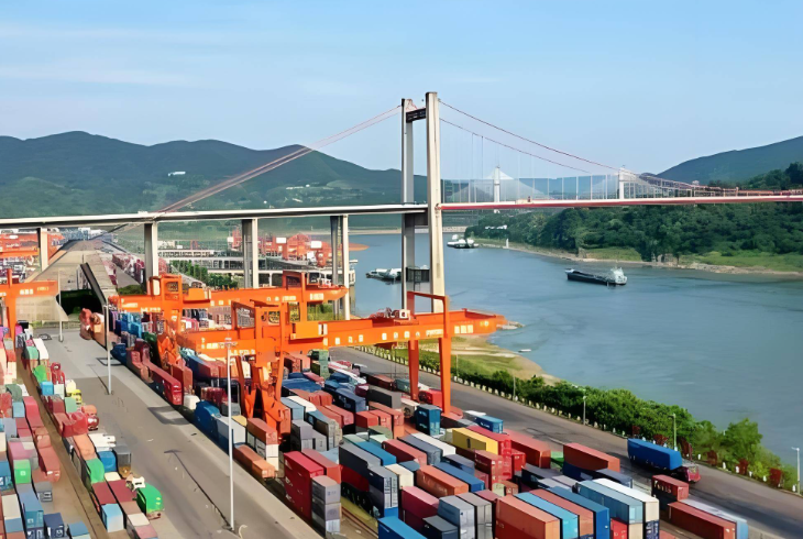 2025年重庆外贸进出口8006.8亿元 重庆外贸进出口同比增长12%