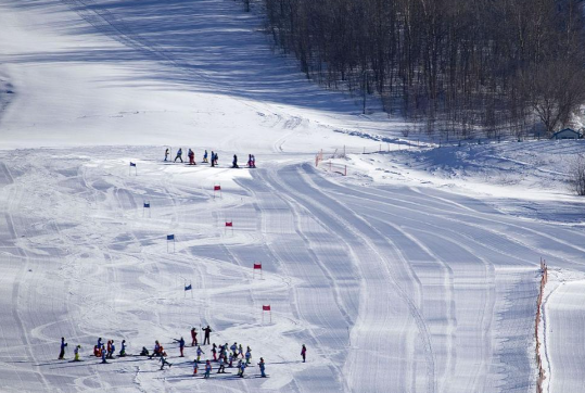 一座滑雪场带活一片区 吉林北大湖滑雪场是亚洲单体规模最大的滑雪场