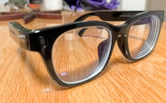 中国造出全球80%的AI眼镜 AI眼镜被硅谷视为下一代计算入口智能设备 中国造出全球80%的AI眼镜 AI眼镜被硅谷视为下一代计算入口智能设备