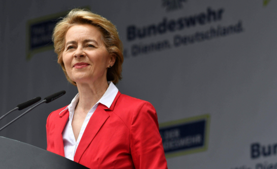 印度阅兵莫迪与冯德莱恩一同检阅 印度邀请冯德莱恩检阅阅兵式释放出哪些信号