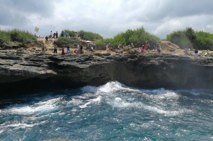 中国情侣在巴厘岛患上“脏水病”！什么是是“脏水病”？