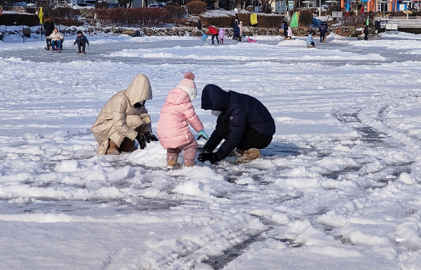 冷空气来袭!部分地区有大到暴雪 28日我国西部地区有大到暴雪天气 冷空气来袭!部分地区有大到暴雪 28日我国西部地区有大到暴雪天气