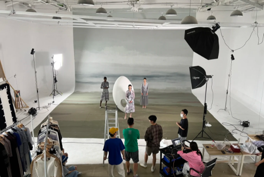 团播不得浓妆艳抹过度磨皮美颜 《网络表演经纪机构运营服务要求》发布