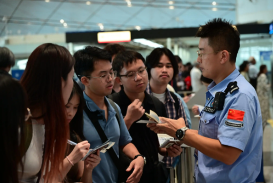 近7亿!2025年出入境人次创历史新高 2025年全出入境人次同比上升14.2%