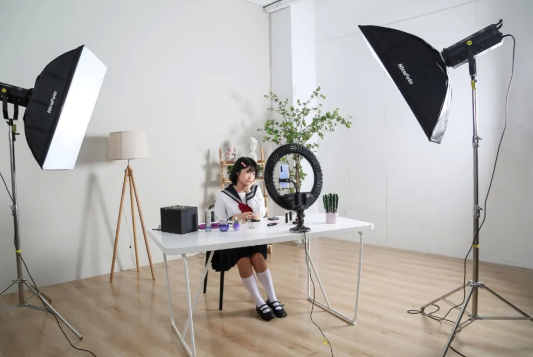 团播不得浓妆艳抹过度磨皮美颜 《网络表演经纪机构运营服务要求》发布