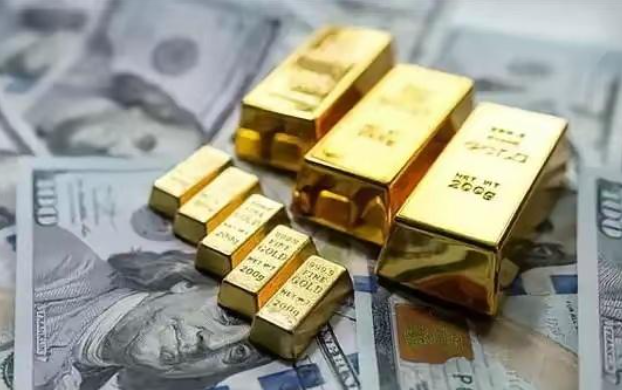 现货黄金突破5200美元再创历史新高,国内金饰克价冲至1620元 现货黄金突破5200美元再创历史新高,国内金饰克价冲至1620元