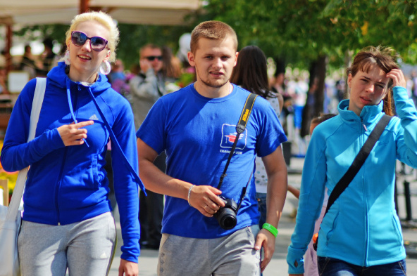 三亚的俄罗斯人快比东北人还多了 三亚成为最受俄罗斯游客欢迎的旅游目的地 三亚的俄罗斯人快比东北人还多了 三亚成为最受俄罗斯游客欢迎的旅游目的地