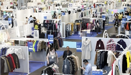 2025年纺织服装累计出口2938.1亿美元 纺织服装累计出口同比下降2.4%