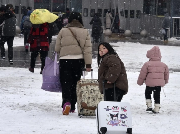 东北人春节返乡有多不容易 将创历史新高的春运 如何保障