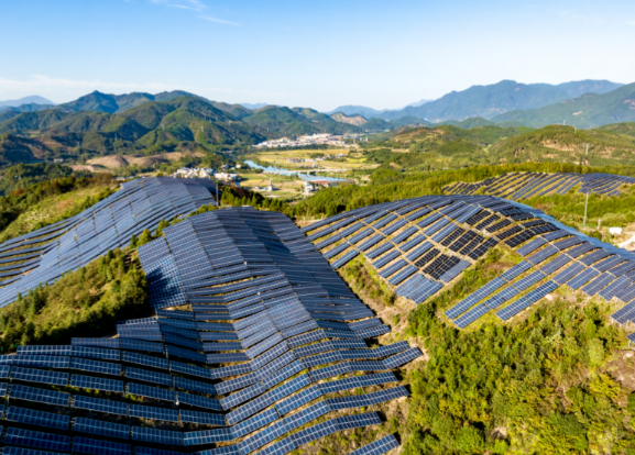 2025年我国可再生能源发电装机占比超过六成 2025年我国可再生能源发电量达到约4.0万亿千瓦时 2025年我国可再生能源发电装机占比超过六成 2025年我国可再生能源发电量达到约4.0万亿千瓦时