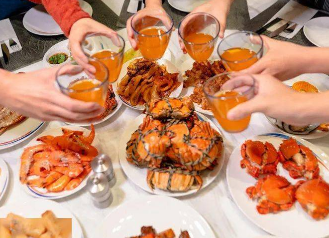 糖尿病患者如何吃年饭?2025年血糖监控表与专属年菜单! 糖尿病患者如何吃年饭?2025年血糖监控表与专属年菜单!