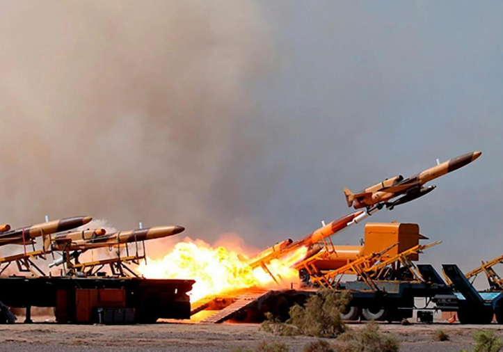 伊朗霍尔木兹海峡实弹军演在即！美又一驱逐舰抵达伊朗将实弹演习