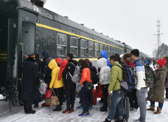 东北人春节返乡有多不容易 将创历史新高的春运 如何保障