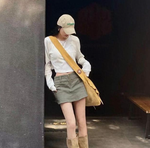 新春杨紫脚踝裙外罩大衣文青风格穿搭,脚踝裙配短靴简直是天生一对 新春杨紫脚踝裙外罩大衣文青风格穿搭,脚踝裙配短靴简直是天生一对