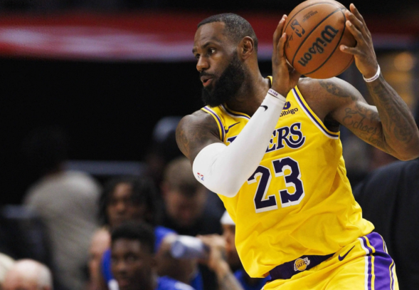 詹姆斯连续22年入选NBA全明星 詹姆斯以替补身份入选2026年NBA全明星西部阵容