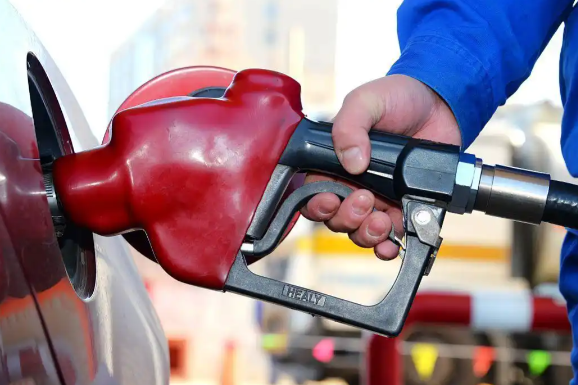 多地92号汽油或逼近7元大关 地缘局势紧张导致国际油价持续上涨