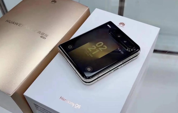 华为Pura X2继续采用阔折叠设计 华为Pura X2将搭载麒麟9030