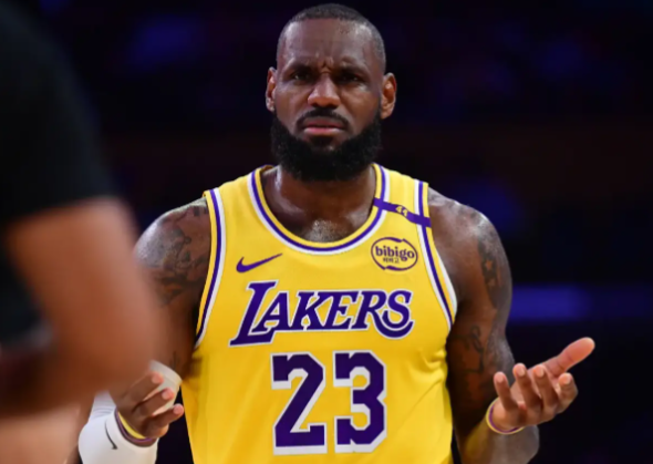 詹姆斯连续22年入选NBA全明星 詹姆斯以替补身份入选2026年NBA全明星西部阵容