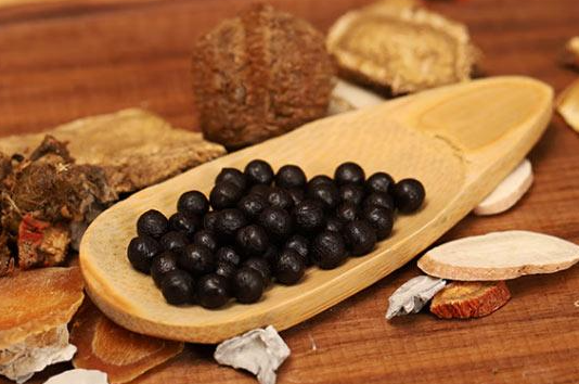 服用桂附理中丸前后要注意什么 桂附理中丸不能和哪些中药同服 服用桂附理中丸前后要注意什么 桂附理中丸不能和哪些中药同服