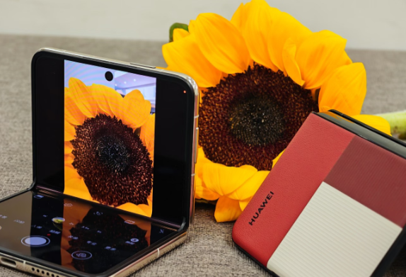 华为Pura X2继续采用阔折叠设计 华为Pura X2将搭载麒麟9030