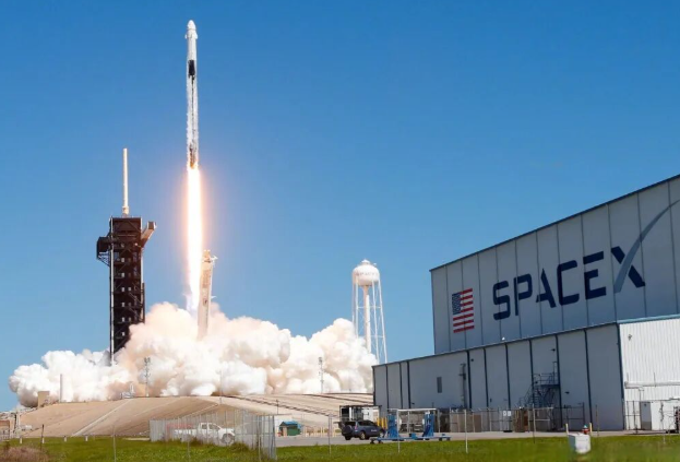 马斯克宣布SpaceX合并xAI!估值达1.25万亿美元 马斯克宣布SpaceX合并xAI!估值达1.25万亿美元