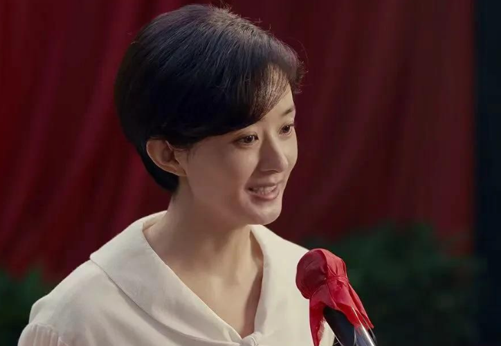 赵丽颖《小城大事》播放量冲破6亿,3天话题量破25亿! 赵丽颖《小城大事》播放量冲破6亿,3天话题量破25亿!