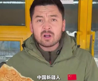 新疆打馕小伙撞脸泽连斯基!新疆打馕小伙因酷似泽连斯基走红 新疆打馕小伙撞脸泽连斯基!新疆打馕小伙因酷似泽连斯基走红