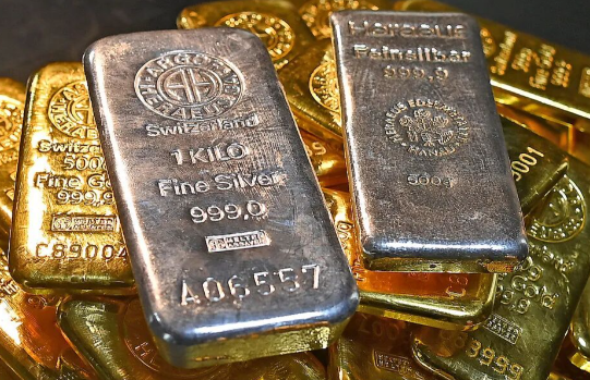 黄金白银直线飙涨 2月3日早盘现货黄金重回4800美元