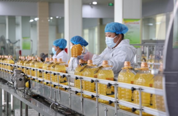 我国2025年粮食产量达1.43万亿斤 我国肉类产量首次超过1亿吨 我国2025年粮食产量达1.43万亿斤 我国肉类产量首次超过1亿吨