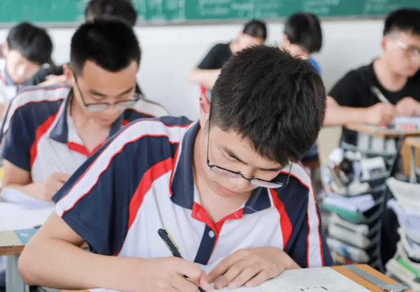 2026年武汉大学高考分数线预计是多少 2026年武汉大学高考分数线预测