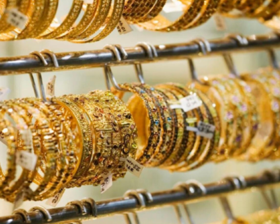 现货黄金重回5000美元关口 国内品牌金饰克价普遍上调