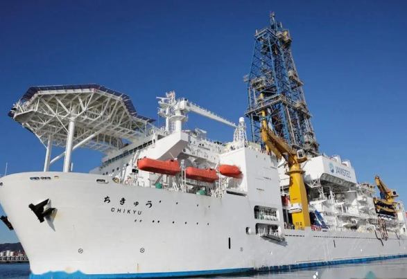 日本公开采集稀土泥全过程 日本计划2027年启动商业稀土采矿 日本公开采集稀土泥全过程 日本计划2027年启动商业稀土采矿