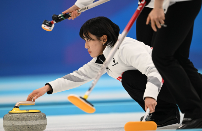 米兰冬奥会开赛第一天,米兰冬奥会冰壶混双首轮比赛遭遇停电 米兰冬奥会开赛第一天,米兰冬奥会冰壶混双首轮比赛遭遇停电