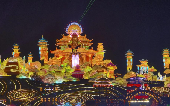 自贡灯会把天宫搬下来过年了 自贡灯会有哪些特别之处 自贡灯会把天宫搬下来过年了 自贡灯会有哪些特别之处