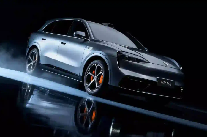 黑武士版问界M6实车曝光,2026款问界M6测试谍照曝光 黑武士版问界M6实车曝光,2026款问界M6测试谍照曝光