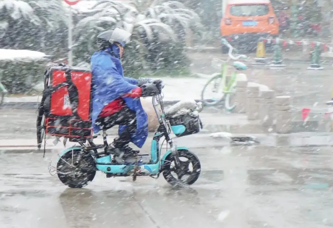 大风降温雨雪局地骤降超22℃，0℃线将南压至福建北部!